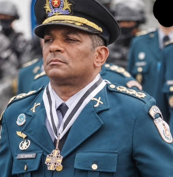 Andre Batista - Ex-Capitao do Bope e Co Autor Livro Elite da Tropa