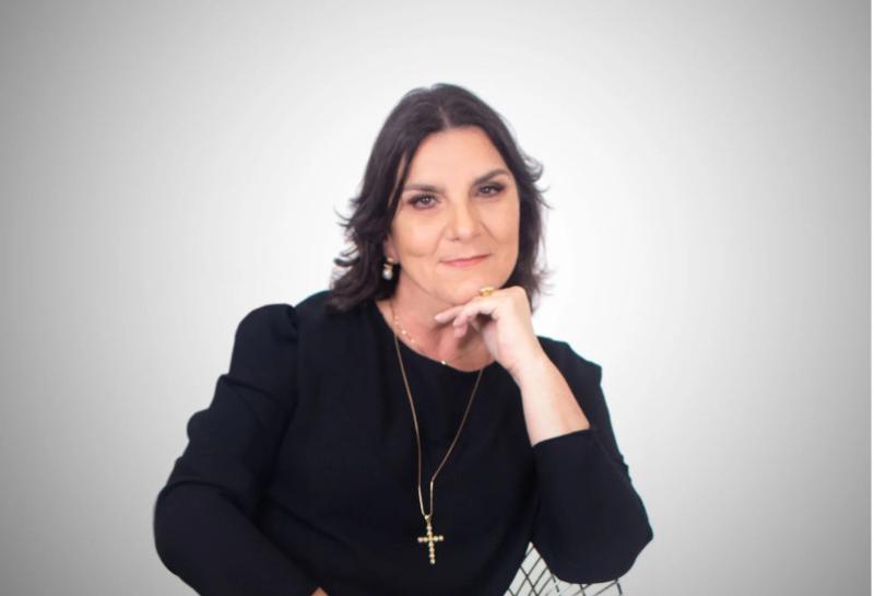 Betania Tanure